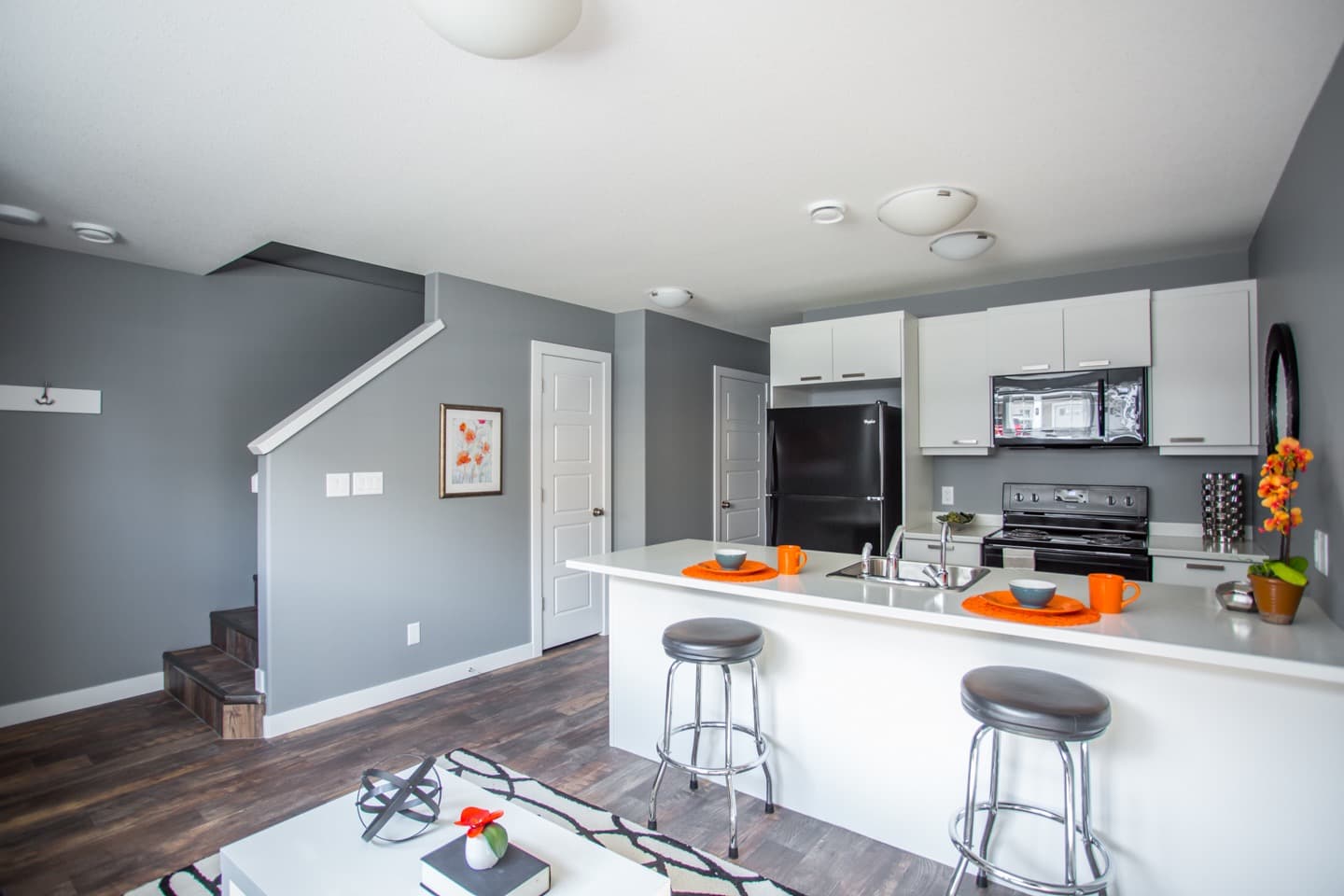 Airbnb or rent in Regina