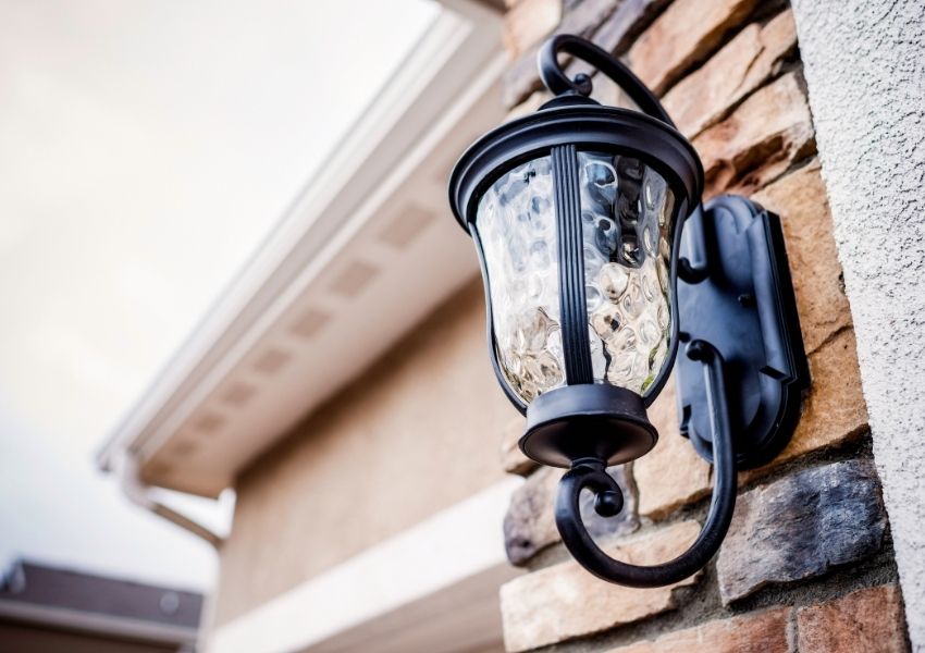 lighting house facade